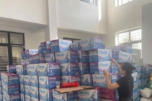 Vikoda ủng hộ 12.000 chai nước khoáng kiềm thiên nhiên cho đồng bào các vùng bão lũ