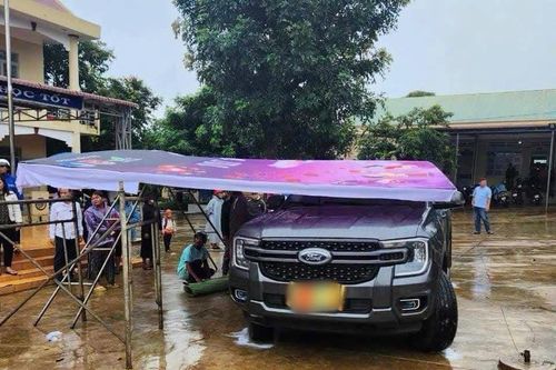 Vụ lùi xe bán tải cán chết học sinh trong sân trường, Sở Giáo dục chỉ đạo gì?