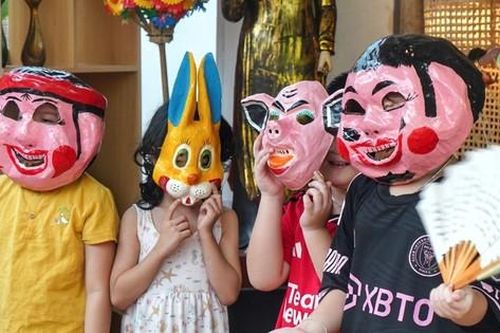 Bất ngờ với không gian bảo tồn đồ chơi Trung thu thời 'ông bà anh'