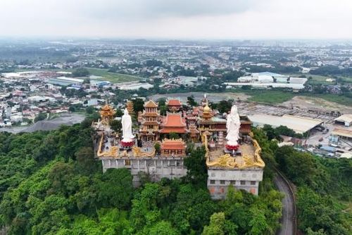 Chiêm ngưỡng vẻ đẹp cổ kính của ngôi chùa 400 tuổi tại Bình Dương