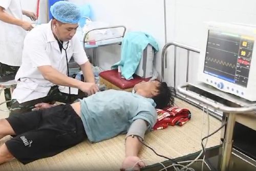 Quân y Trường Sa cứu ngư dân Quảng Ngãi bị đột quỵ não trên biển