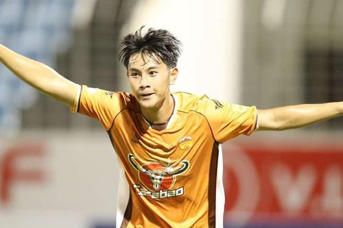 HAGL thắng tưng bừng ra quân V-League: Cứ vui hôm nay đã...