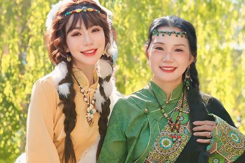 MC Hải Anh giới thiệu mẹ trẻ đẹp, nhan sắc ấn tượng không kém con gái