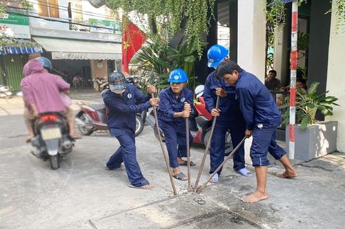 Đà Nẵng tiến hành khơi thông cống rãnh trước mùa mưa bão
