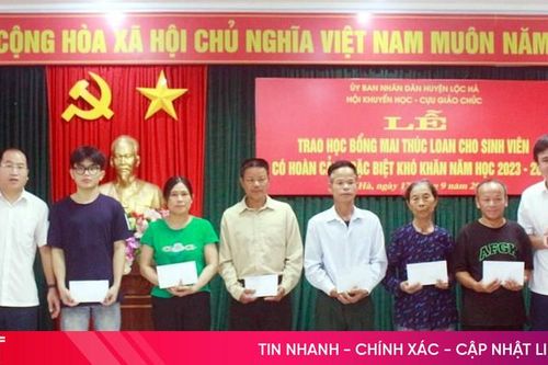 Trao học bổng Mai Thúc Loan cho sinh viên hoàn cảnh khó khăn ở Lộc Hà