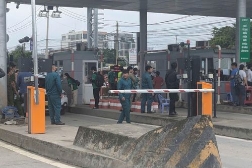 TP Hồ Chí Minh: Trạm BOT Phú Hữu 'hỗn loạn' trong ngày đầu thu phí