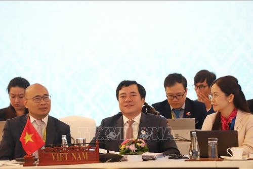 Việt Nam tham gia đóng góp ý kiến tích cực về hợp tác kinh tế nội khối ASEAN