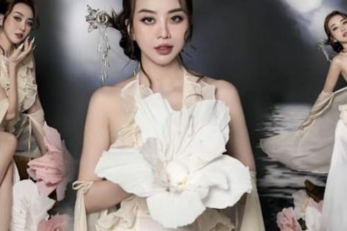 Á hậu - MC Thư Đình hóa nàng thơ lãng mạn dưới ánh trăng Trung Thu