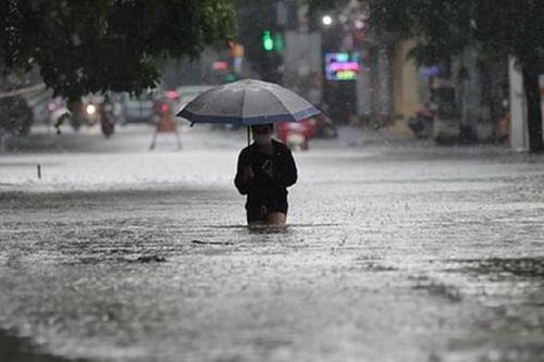 Biển Đông đón bão, miền Bắc sắp có không khí lạnh diễn biến 'lạ thường'