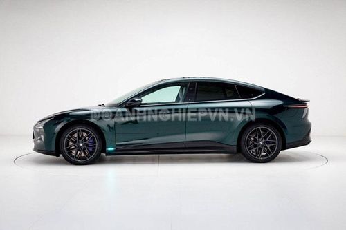 Xe sedan đẹp miễn chê, nội thất sang chảnh, công suất 544 mã lực, giá hơn 700 triệu đồng