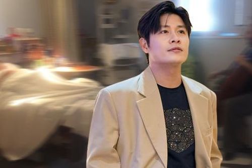 Người phụ nữ nước ngoài nghe ca khúc của Nguyễn Văn Chung khi sinh con