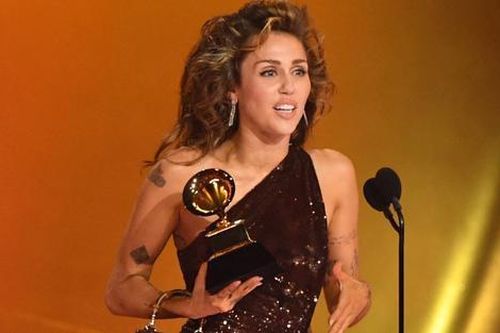 Miley Cyrus bị kiện