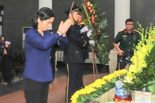 Hội LHPN Việt Nam viếng nhà văn, nhà báo Nguyễn Nguyệt Tú