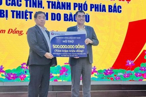 Petrolimex Lâm Đồng trao 500 triệu đồng hỗ trợ đồng bào bị thiệt hại do bão số 3