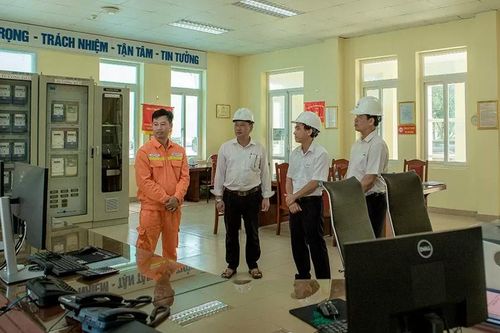 Lưới điện truyền tải ít bị ảnh hưởng bởi bão lũ nhờ chủ động