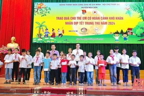 Tuổi trẻ Thanh Hóa chung tay vì trẻ em có hoàn cảnh khó khăn dịp Tết Trung thu 2024
