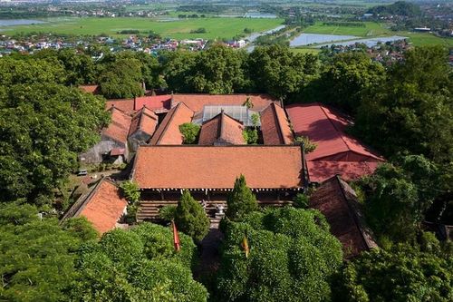 Vẻ đẹp thoát tục của ngôi chùa gần 1.000 năm tuổi trên đỉnh núi Long Đọi, Hà Nam