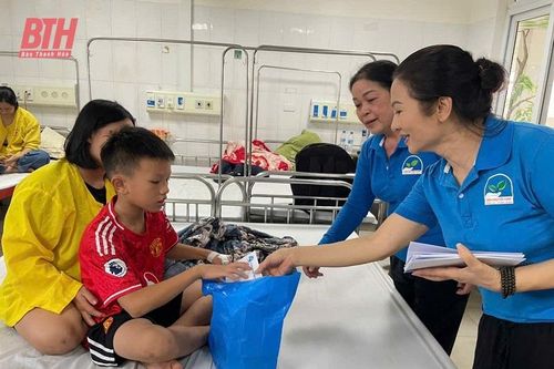 Những món quà Trung thu ấm áp cho Bệnh nhân nhi có hoàn cảnh khó khăn
