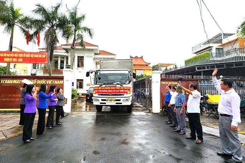 An Giang xuất quân chuyển trên 65 tấn hàng hóa hỗ trợ đồng bào miền Bắc