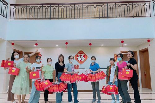 Hàng ngàn công nhân Đồng Nai phấn khởi nhận quà Tết Trung thu từ Công đoàn và doanh nghiệp