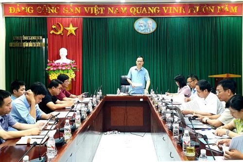 Đoàn giám sát của Ban Kinh tế - Ngân sách, HĐND tỉnh khảo sát tại Trung tâm Y tế Lộc Bình và làm việc với Ban Quản lý Dự án đầu tư xây dựng