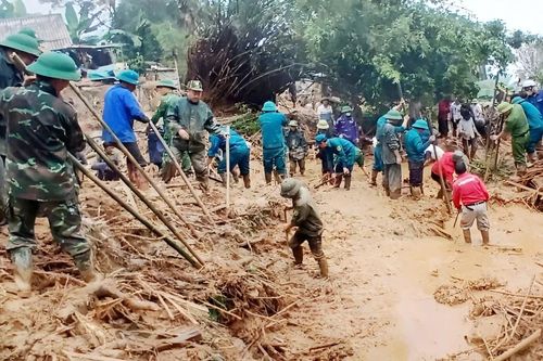 Cán bộ, nhân viên Đoàn Kinh tế - Quốc phòng 345: Sống cùng nhịp thở người dân Phìn Chải 2