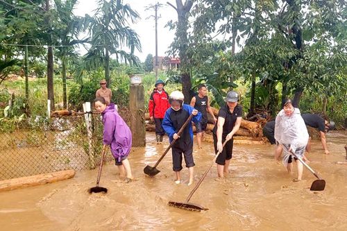 Chung tay hỗ trợ người dân bị ảnh hưởng bởi mưa lũ