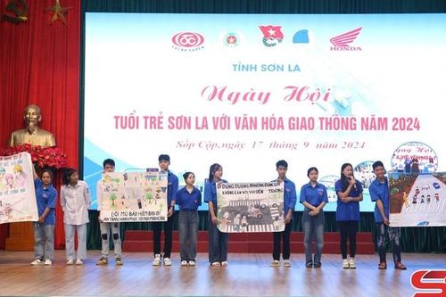 Ngày hội 'Tuổi trẻ Sơn La với văn hóa giao thông' năm 2024