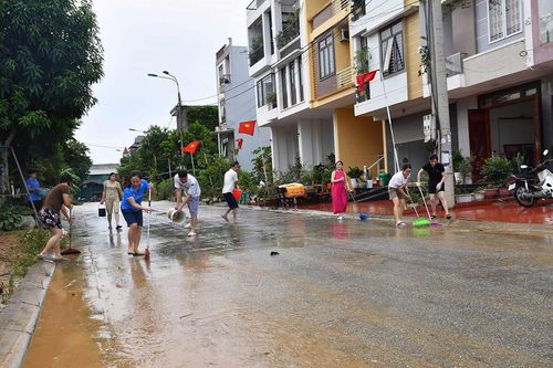 Ổn định đời sống và sản xuất kinh doanh