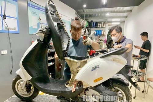 Piaggio Việt Nam hỗ trợ khách hàng tại Tuyên Quang có xe máy bị ảnh hưởng do bão số 3
