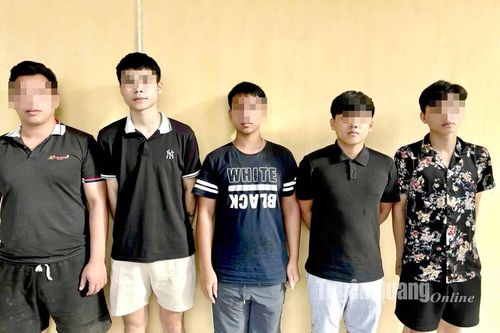 Triệt phá nhóm đối tượng mua bán tài khoản Facebook với số lượng lớn