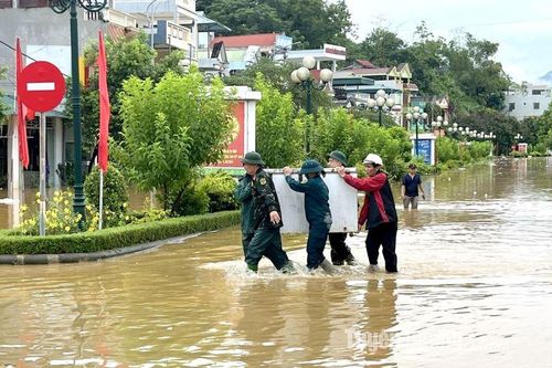Đảm bảo an toàn các hệ thống đê và giảm thiểu đến mức thấp nhất thiệt hại do ngập, lụt tại vùng hạ du