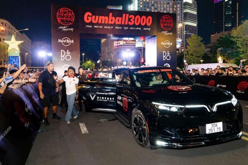 Tin ảnh: Dàn xe VinFast đưa đón VIP tại sự kiện siêu xe đình đám Gumball 3000
