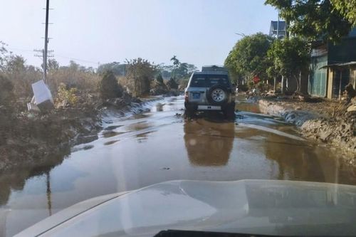 Yên Bái: Ban Từ thiện xã hội Phật giáo TP.Đà Lạt trao quà đến đồng bào vùng bão lũ