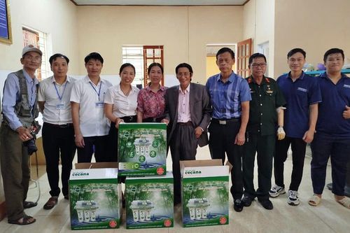 Yên Bái: Trao tặng máy lọc nước cho trường học ở huyện Yên Bình