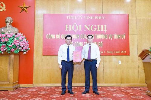 Vĩnh Phúc: Công bố quyết định điều động, chỉ định Bí thư Huyện ủy Vĩnh Tường
