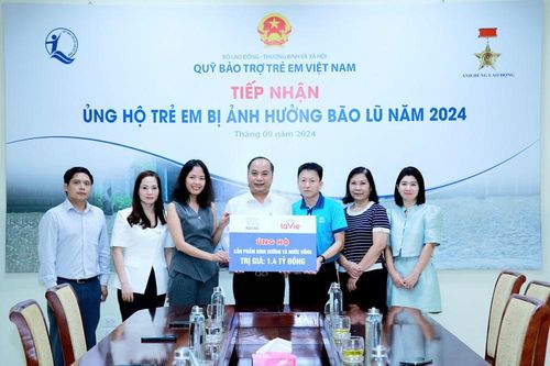 Thêm 250.000 đơn vị sản phẩm thực phẩm dinh dưỡng ủng hộ đồng bào vùng lũ