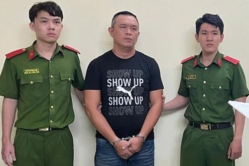 Khởi tố, bắt giam đối tượng côn đồ dùng mỏ lết đánh tài xế đi lấn đường