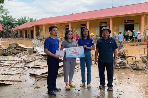 Nhiều tổ chức, cá nhân hỗ trợ học sinh Yên Bái khắc phục khó khăn sau bão lũ