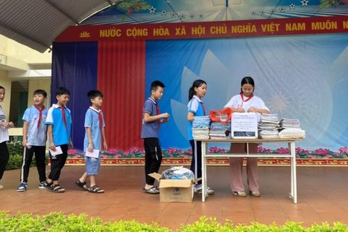 Tết Trung thu san sẻ yêu thương