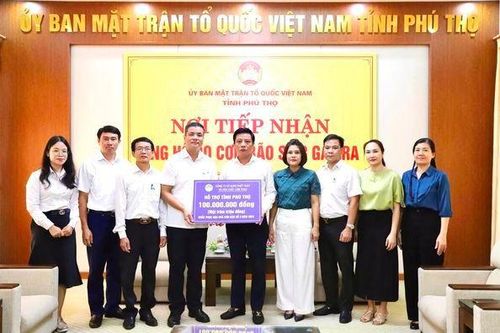 Công ty cổ phần Supe Phốt phát và Hóa chất Lâm Thao trao 100 triệu đồng hỗ trợ tỉnh Phú Thọ khắc phục thiệt hại sau bão số 3