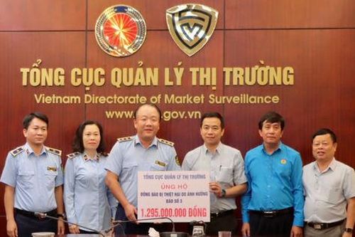Tổng cục Quản lý thị trường quyên góp hơn 2,3 tỷ đồng ủng hộ người dân bị ảnh hưởng bởi bão số 3