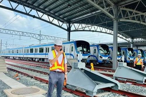 Tuyến metro Bến Thành - Suối Tiên: Hoàn thành kết nối cầu bộ hành nhà ga trên cao