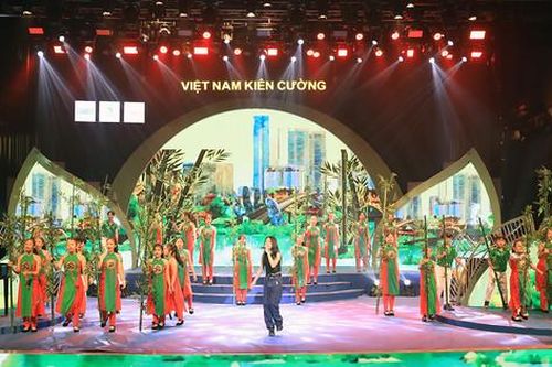 Chương trình nghệ thuật 'Việt Nam kiên cường' trước 'giờ G'