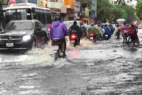 Hà Nội tái diễn mưa dông vào chiều tối