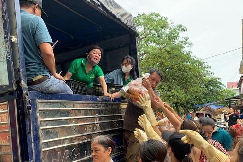 Yên Bái và Lào Cai tiếp nhận hàng trăm tỷ đồng cứu trợ