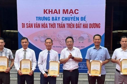 Trưng bày 'Di sản văn hóa thời Trần trên đất Hải Dương'