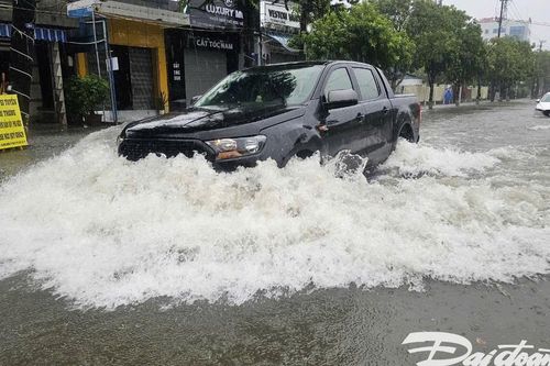 Mưa lớn, học sinh Quảng Nam được nghỉ học ngày 19/9
