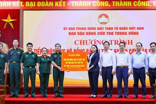 1.432 tỷ đồng ủng hộ đồng bào vùng bão lũ