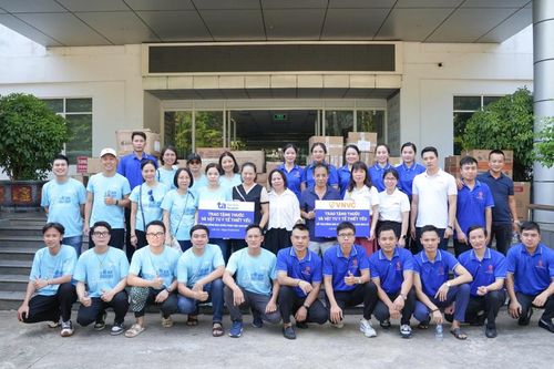 Hỗ trợ vật tư y tế, thuốc, vật dụng cho người dân sau bão lũ